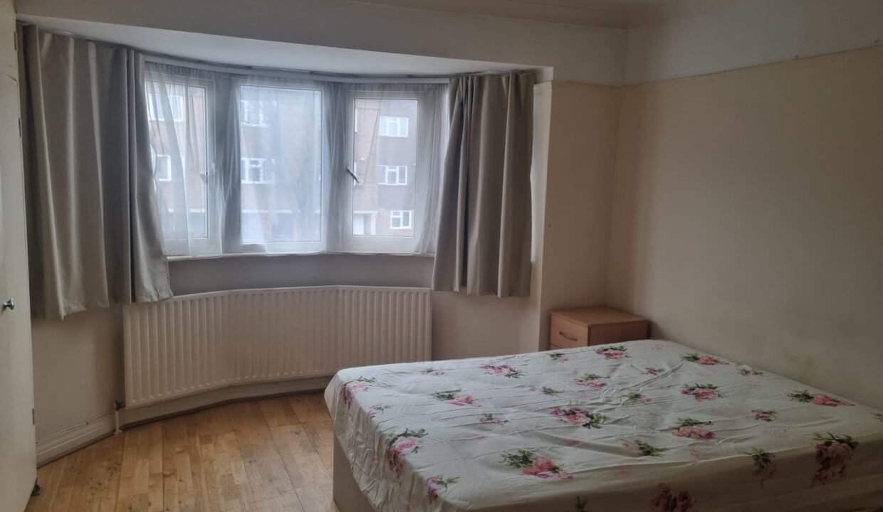 Cheap double room for rent in London