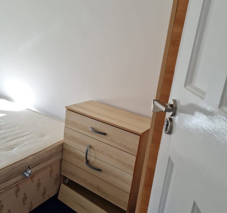 Modern Double room for rent in London