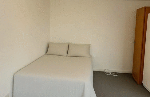 Stylish Double room in london equipped with bed, wardrobe, heating, Wi-Fi, and inclusive bills for hassle-free living.