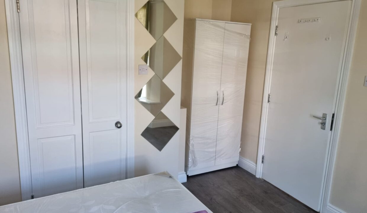 En-suite room for rent in London – Fully Furnished