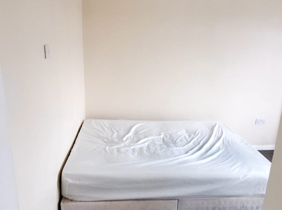 Cheap double room for rent in London