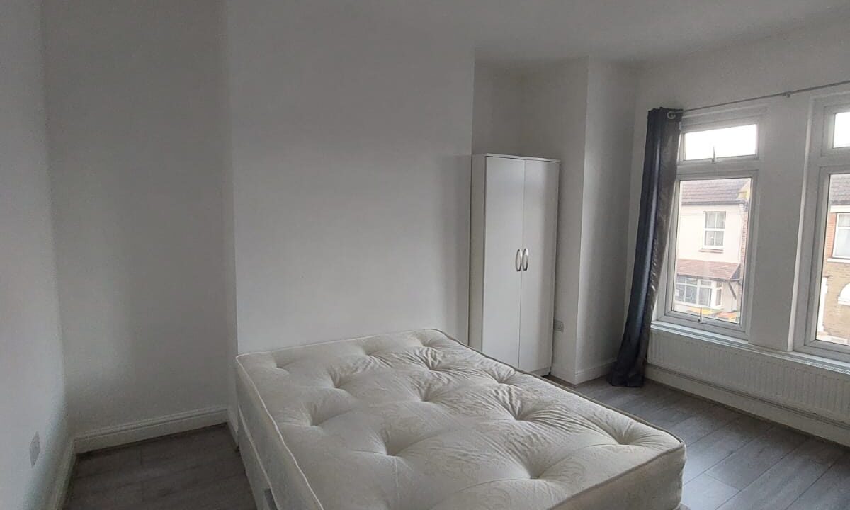 Double room for rent in London – Fully Furnished