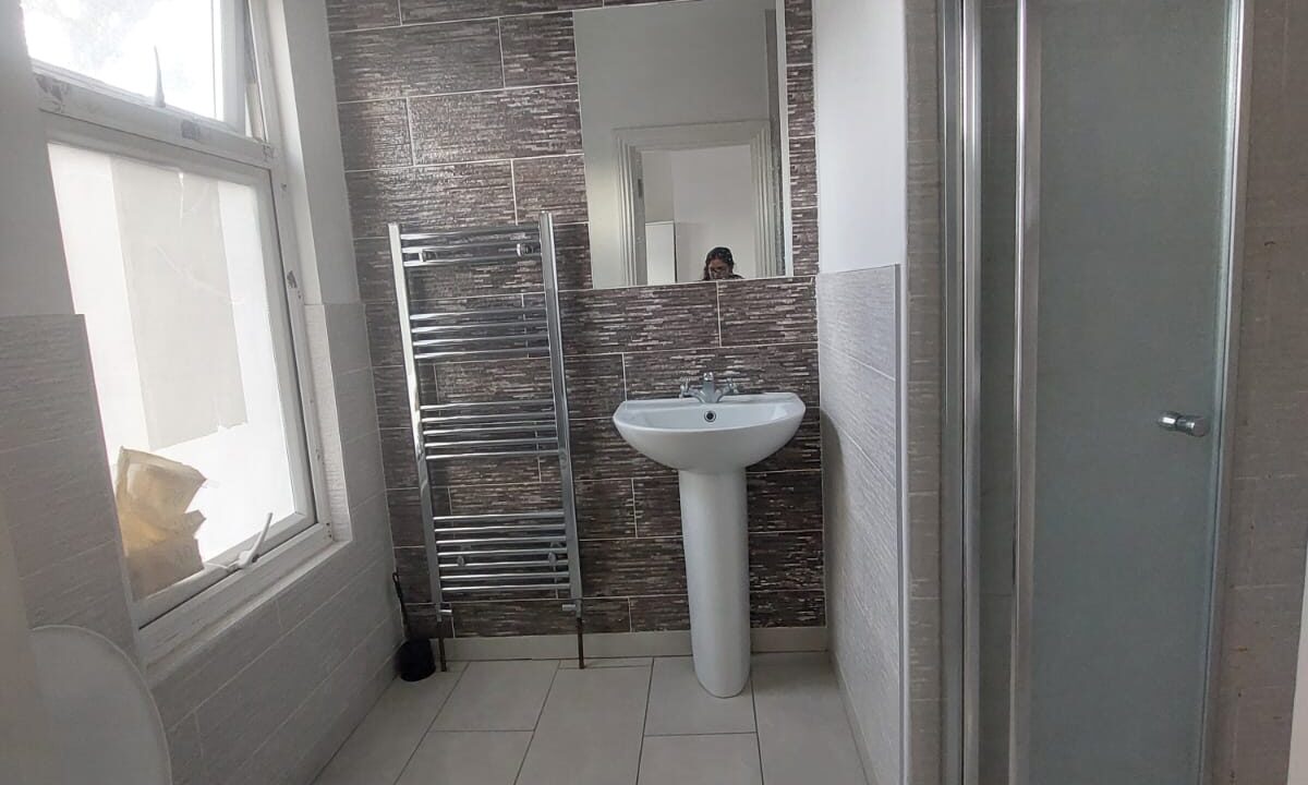 Cheap double room for rent in London