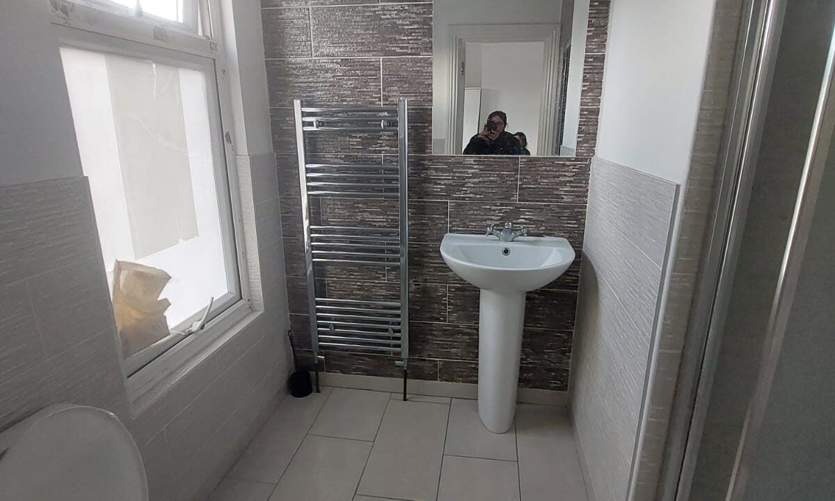 Cheap double room for rent in London