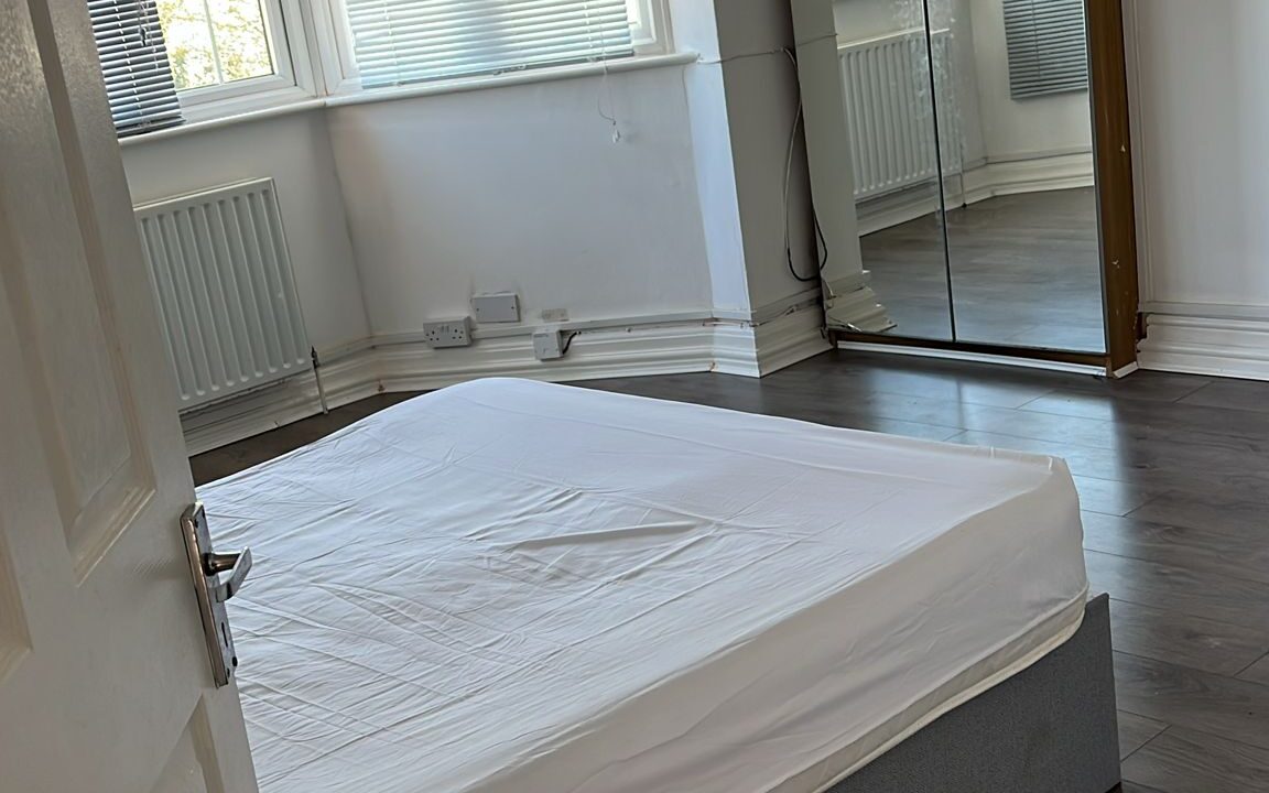 Modern Double room for rent in London
