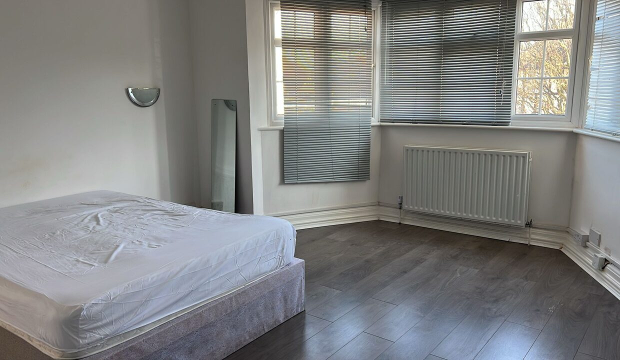 Cheap double room for rent in London