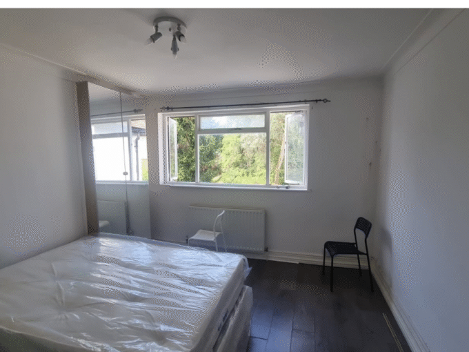 Affordable Double room in london for rent with furniture, heating, and internet –