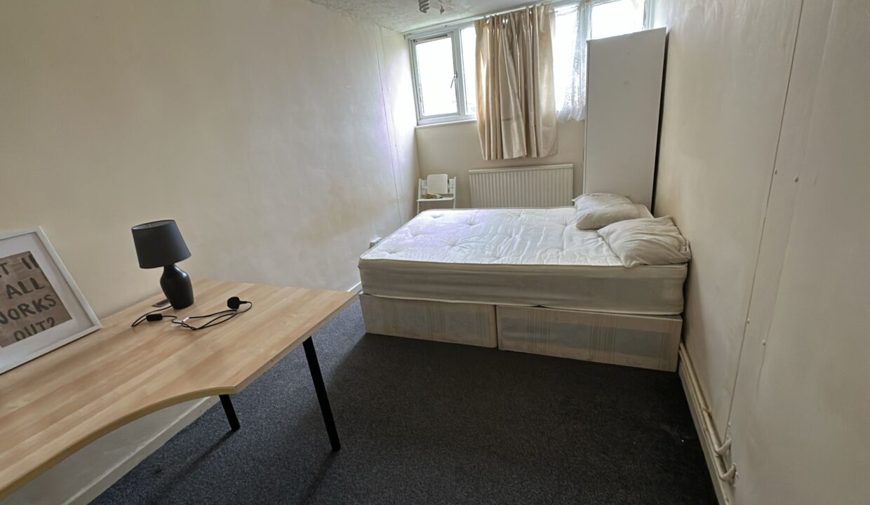 Cheap double room for rent in London