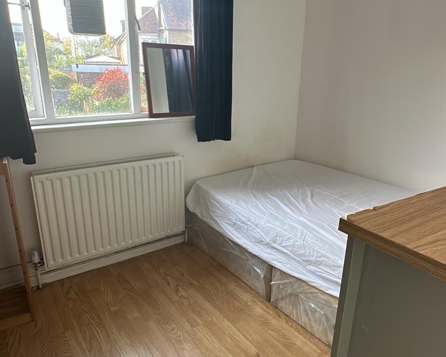 Modern Double room for rent in London