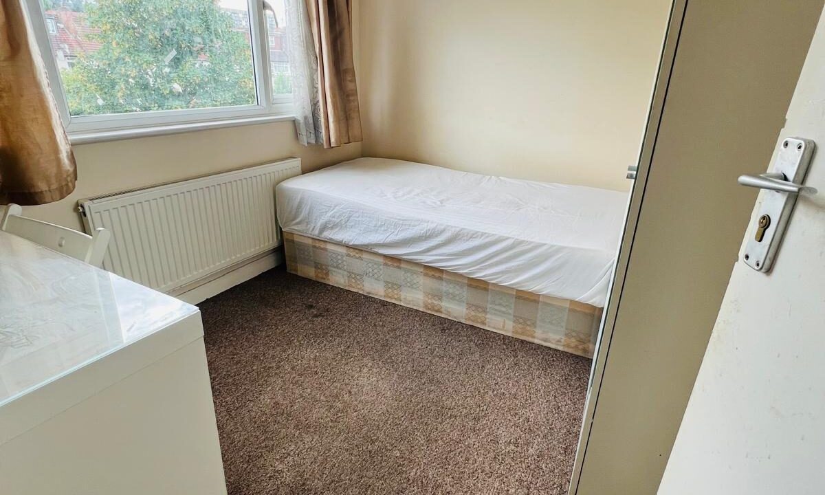 Affordable Double room for rent in London
